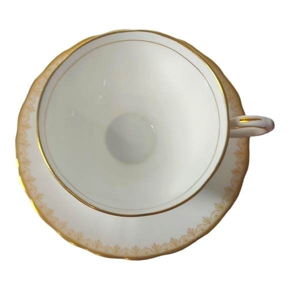 Vintage Royal Tuscan Rosalie Bone China Tea Set - Picture 4 of 6